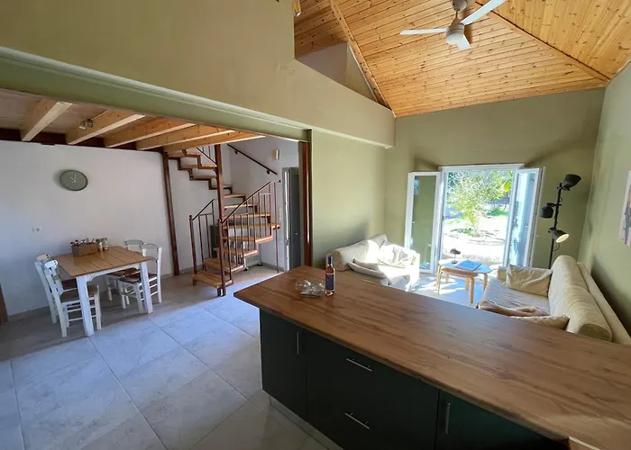 בית נופש Papiri Summerhouse *