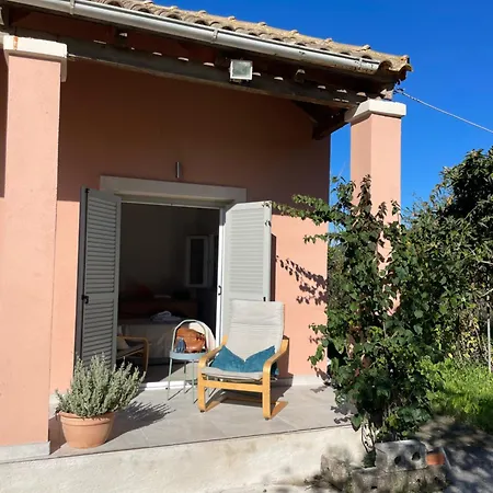 Papiri Summerhouse Tatil Evi *