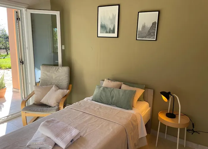 Papiri Summerhouse Case de vacanță